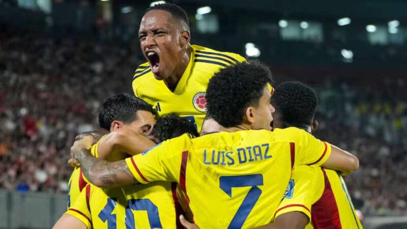 Colombia, que acumula seis partidos sin ganar, ocupa con 22 puntos la sexta posición de la tabla, la última que da pase directo al Mundial.