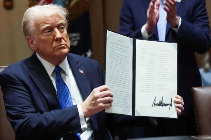 Trump advierte que la ayuda a Argentina está vinculada a resultado electoral