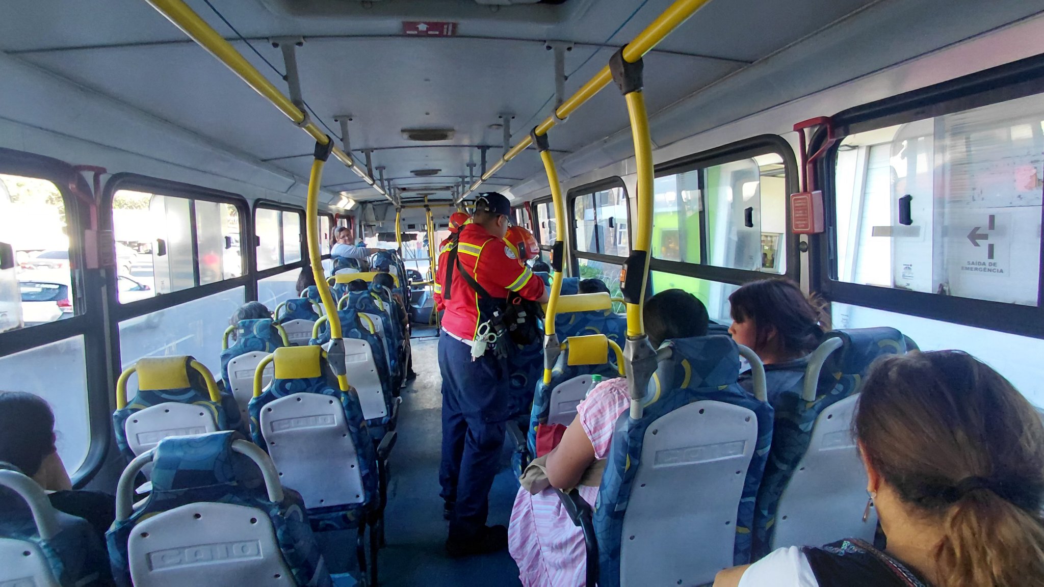 Aprueba tarifa de Q7.50 para rutas específicas de transporte colectivo urbano de la capital y áreas aledañas