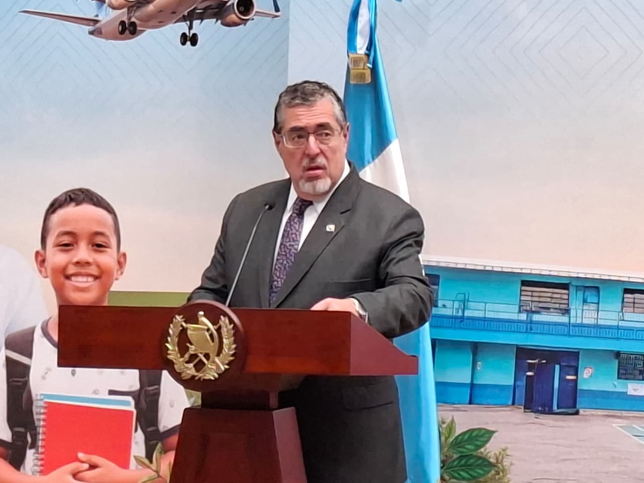 Presidente Arévalo condena ataque en Washington