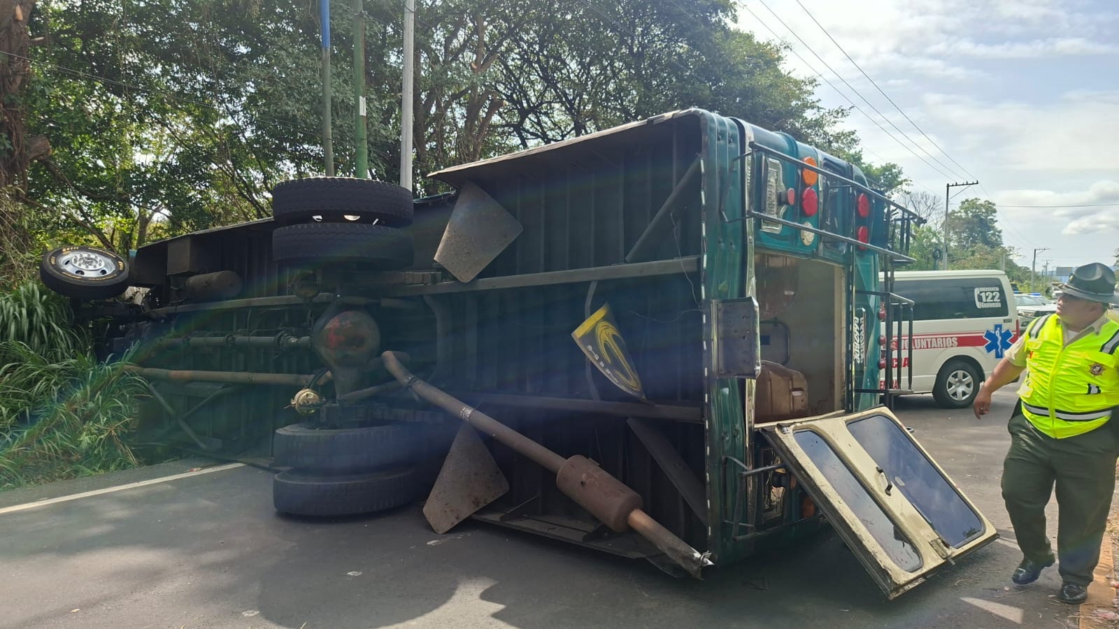 Accidente de bus deja varios heridos en ruta a El Salvador