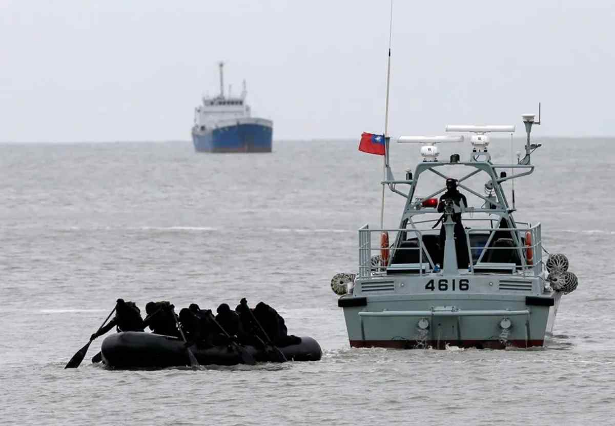 Autoridades de Taiwán informan que un barco pesquero está atracado en China