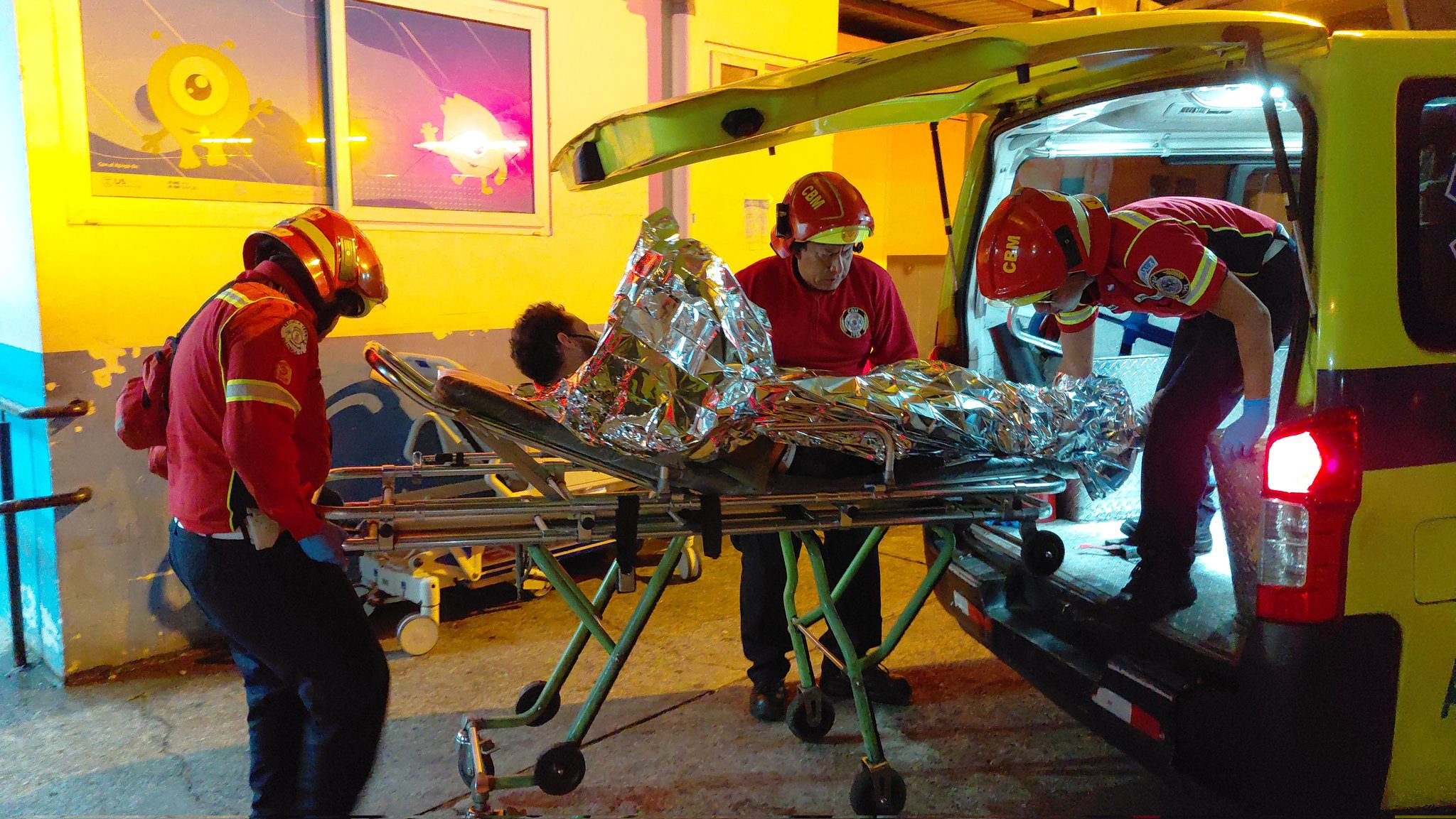 Hombre herido tras ataque armado en Zona 10 es trasladado al Hospital Roosevelt