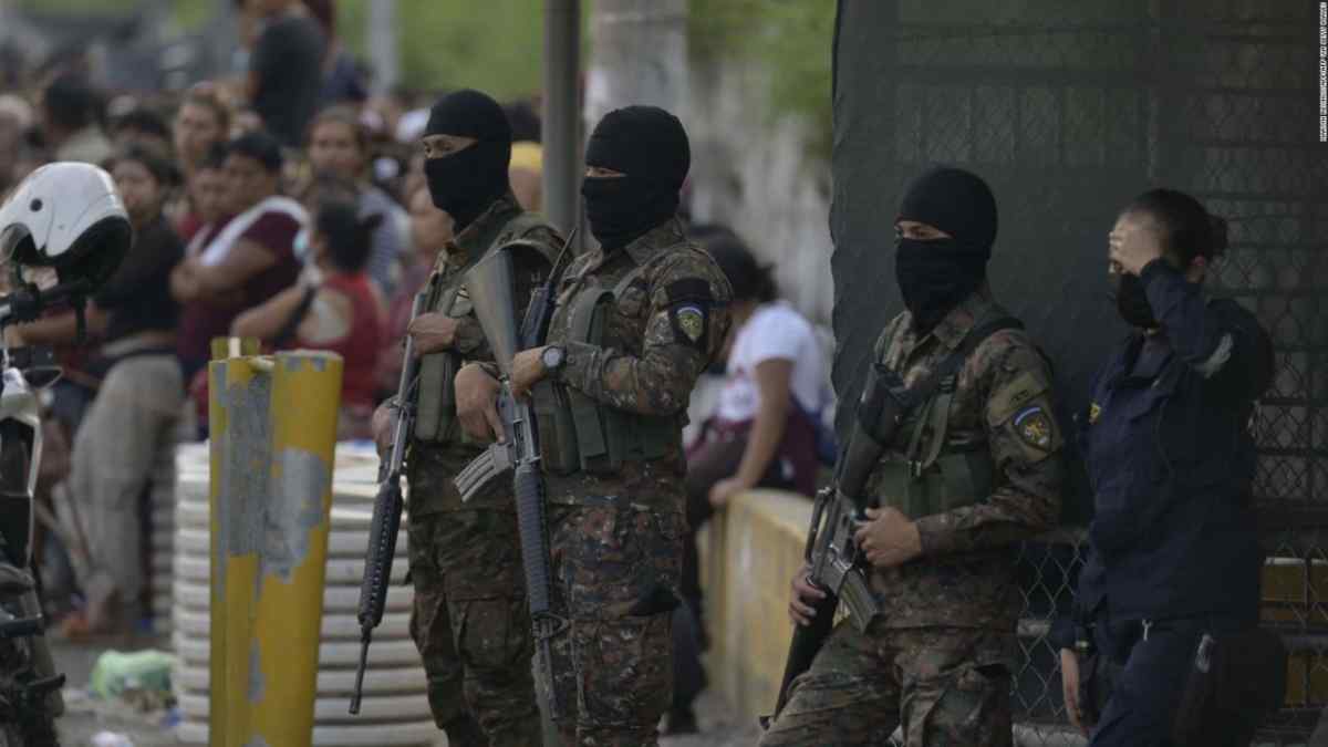 Human Rights Watch recomienda a El Salvador finalizar el régimen de excepción