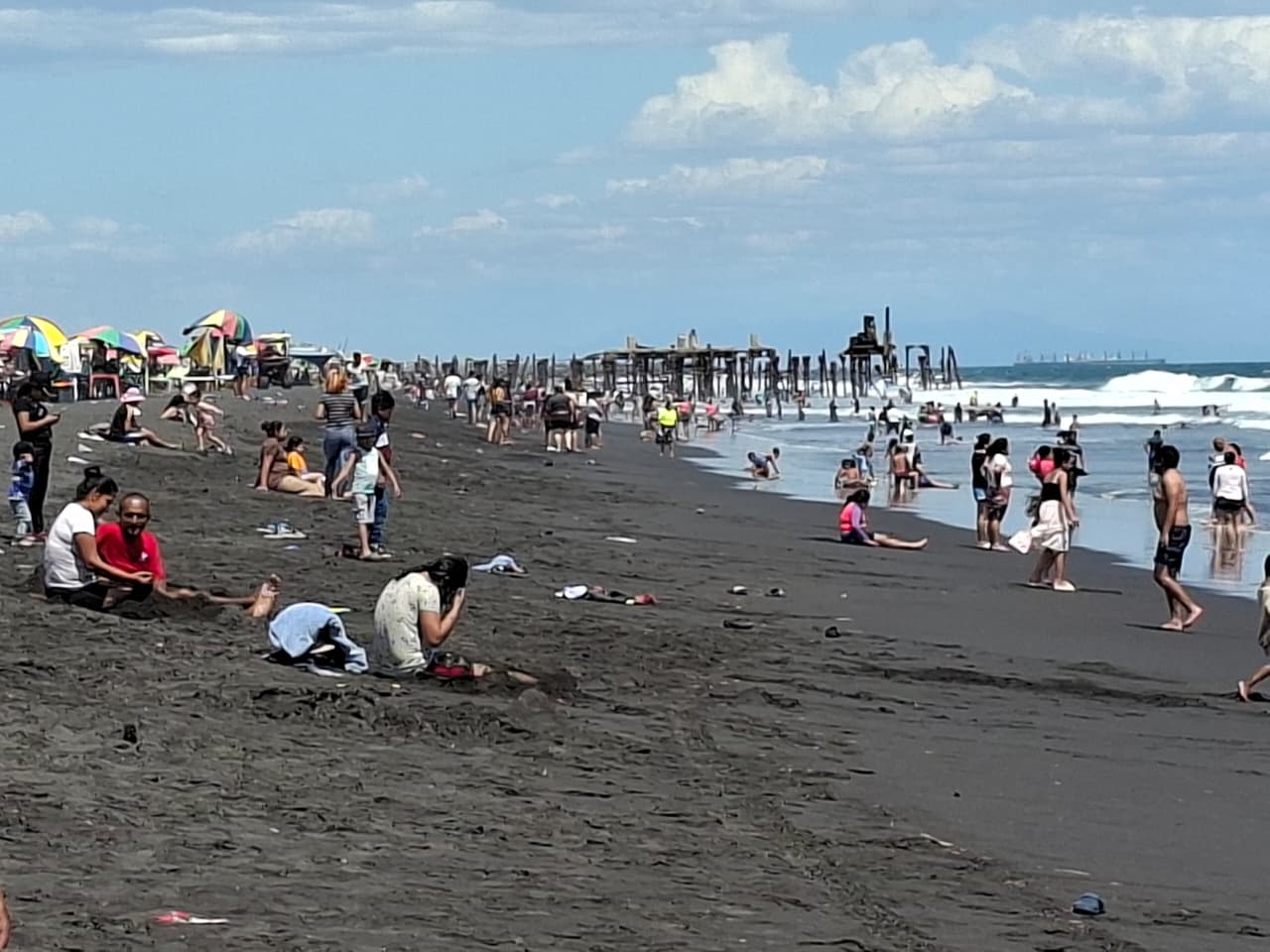 Veraneantes comienzan a llegar al puerto de San José