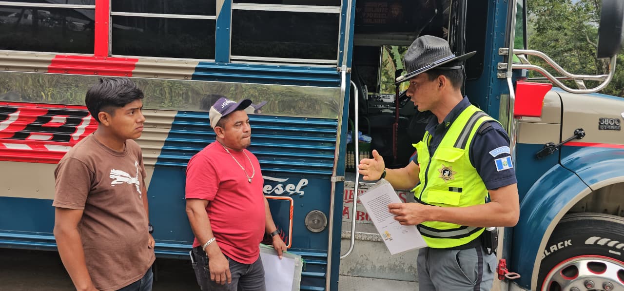 Multan bus extraurbano por cobro excesivo de pasaje