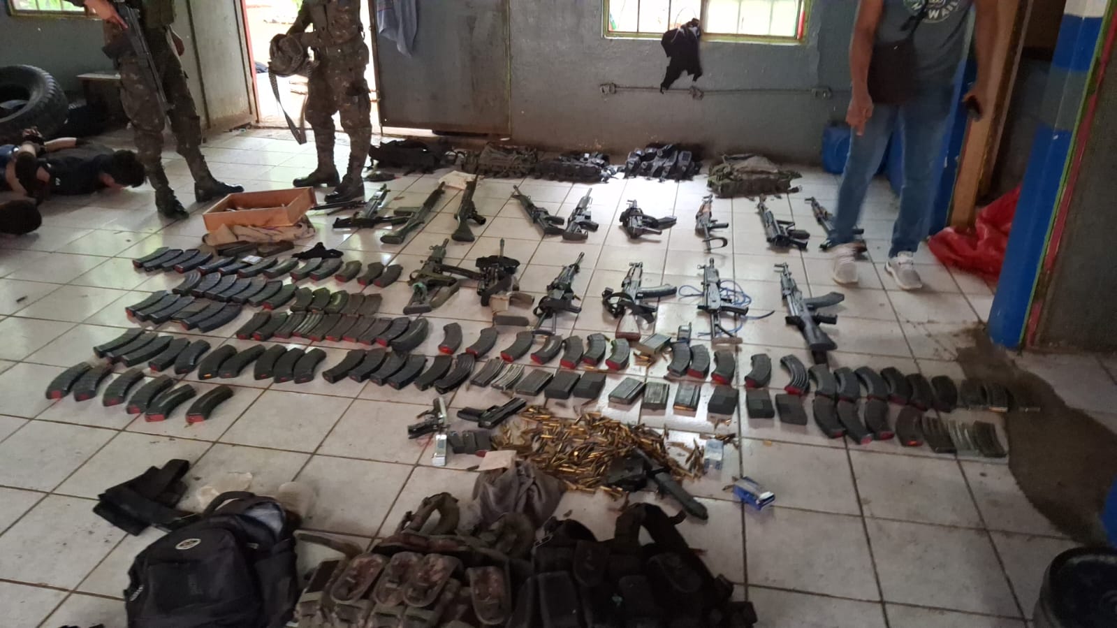 Hallan arsenal y reportan capturas en Huehuetenango