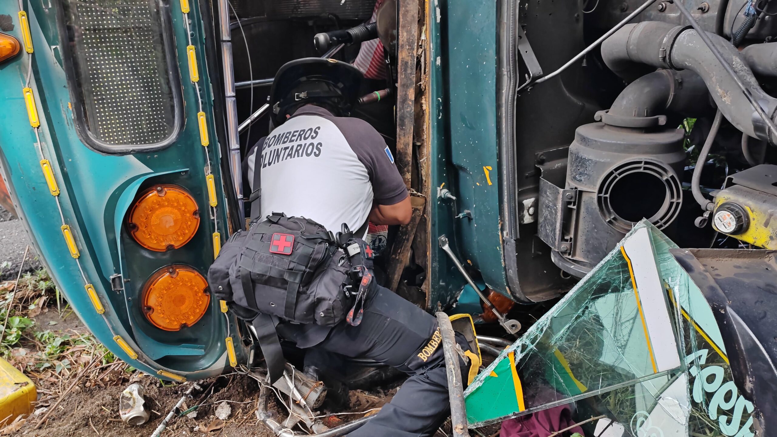 Bus accidentado en CAES no tenía limitador de velocidad y recibe sanción de Q 20 mil