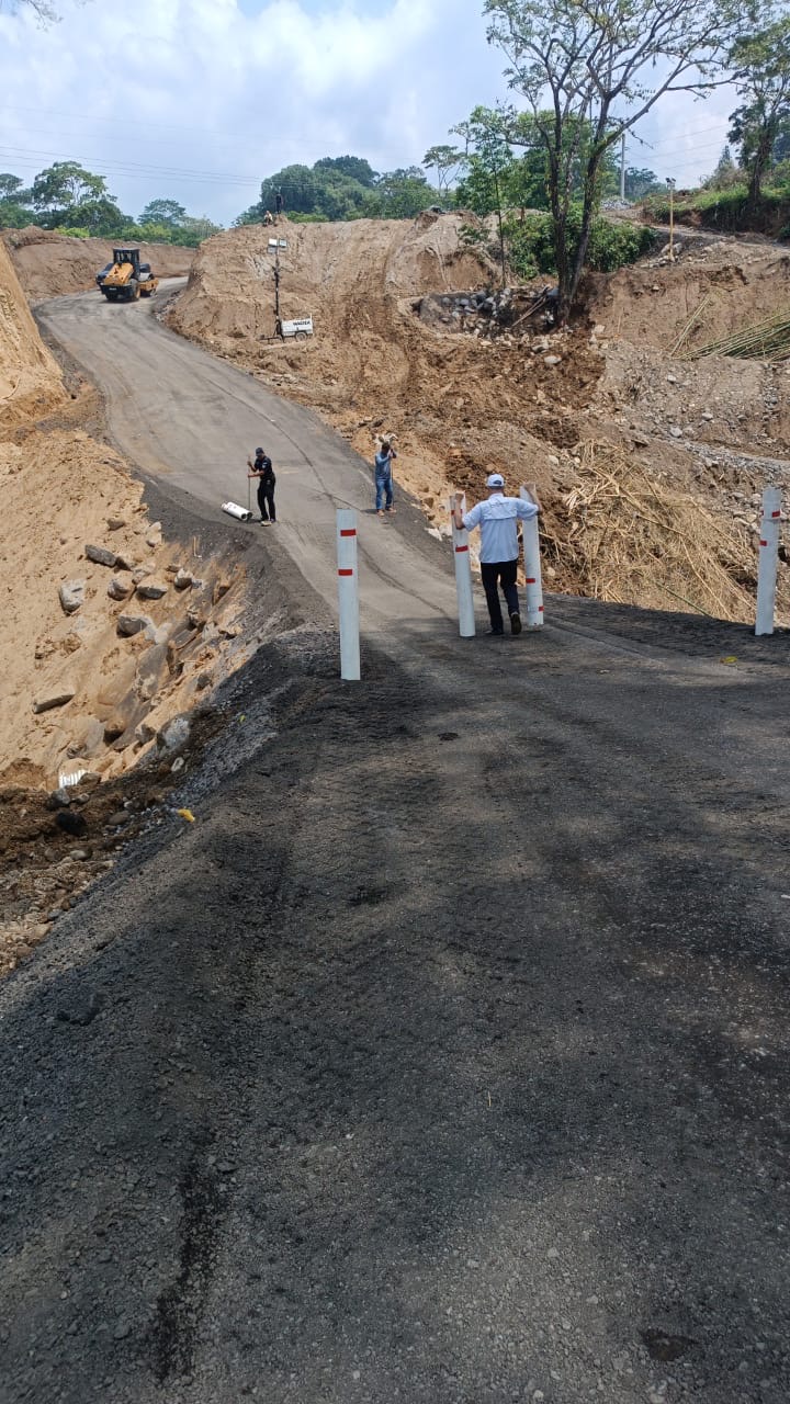 Habilitan paso vehicular alterno, entre Retalhuleu y Quetzaltenango