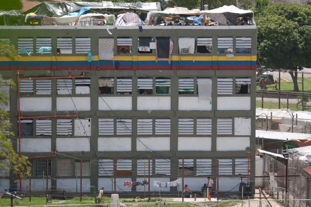 Autoridades reportan cinco fallecidos tras disturbios en centro penitenciario en Venezuela