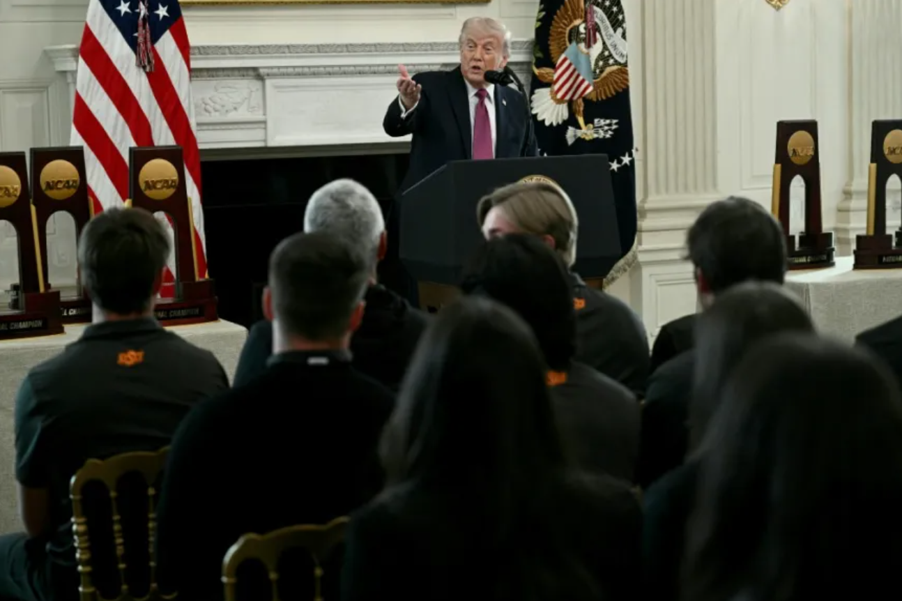 Trump sugiere un giro estratégico hacia Anthropic tras tensiones por acceso a modelos de IA