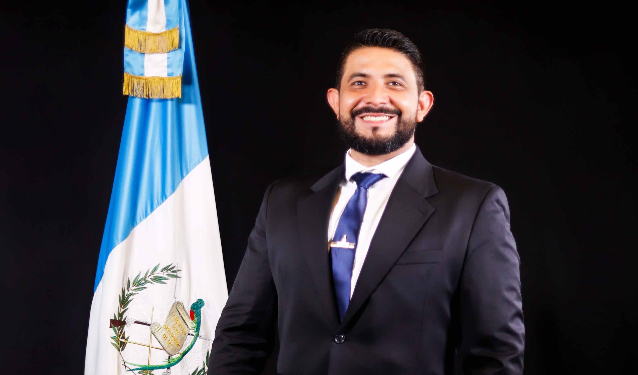 UNE separa a diputado José Carlo Solano de agrupación política