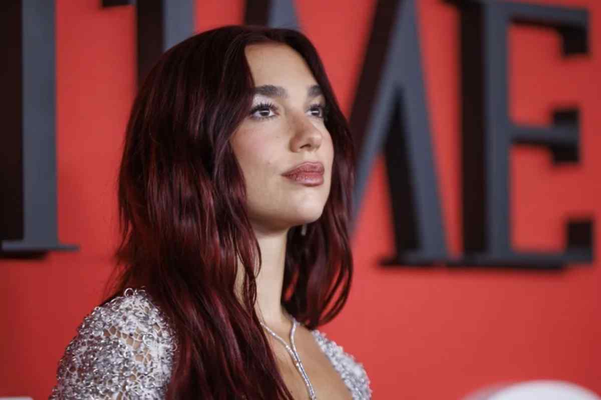 Dua Lipa colabora en acciones humanitarias en Ucrania