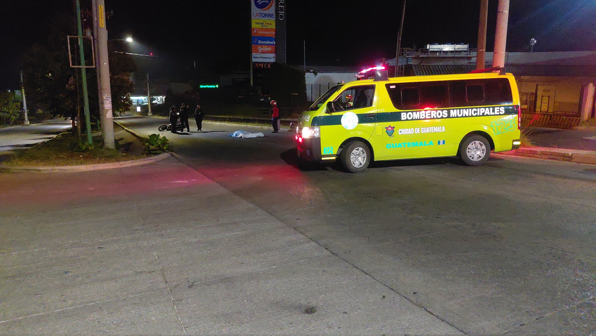 Joven motorista muere tras fatal caída en Mixco