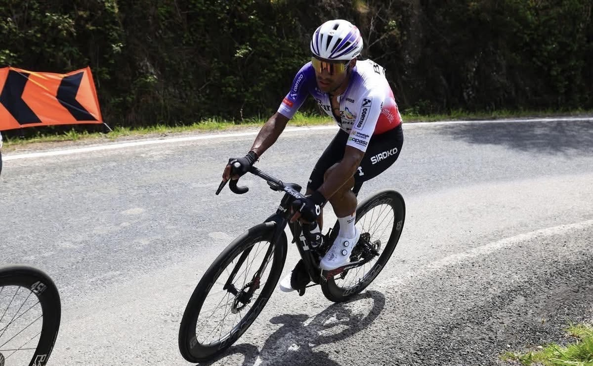 Sergio Chumil destaca en el arranque de la Vuelta a Asturias