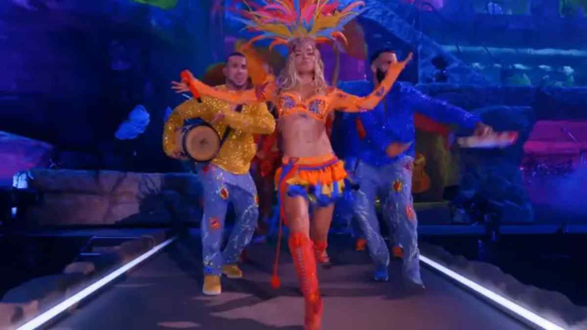 Karol G anuncia una gira internacional titulada “Tropicoqueta”