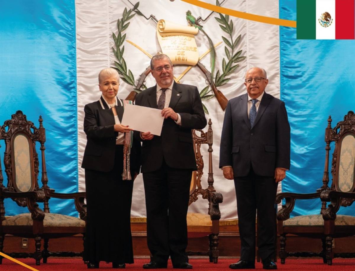 Cinco embajadores entregan cartas credenciales al Presidente Arévalo