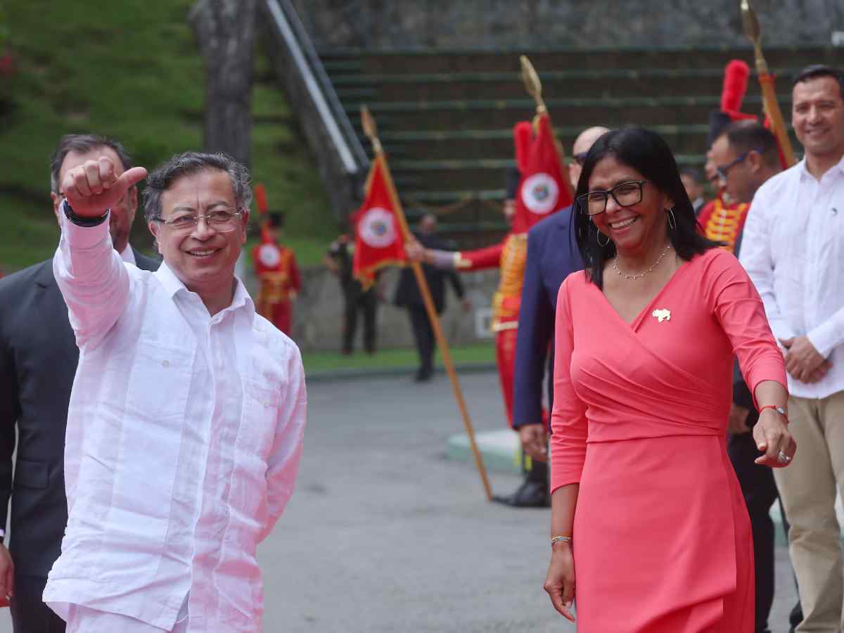Gustavo Petro sostiene encuentro con Delcy Rodríguez durante visita oficial