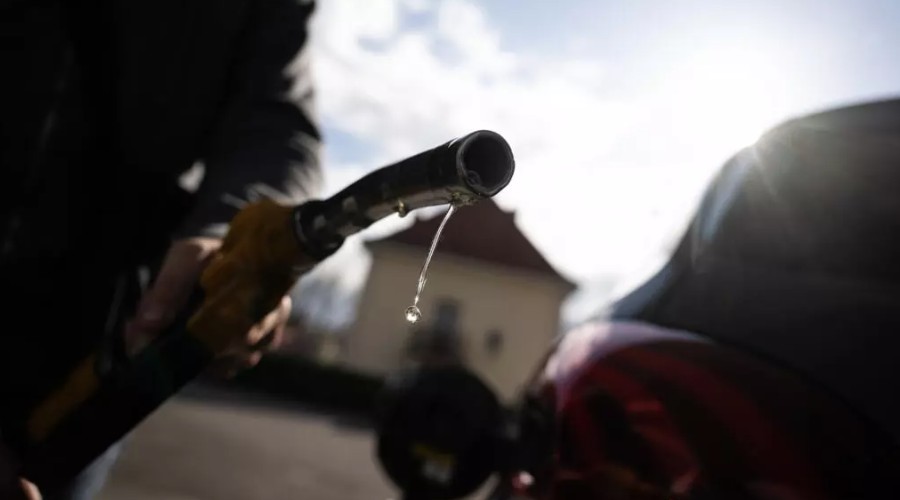 La OPEP+ aumenta su producción en 206.000 barriles diarios