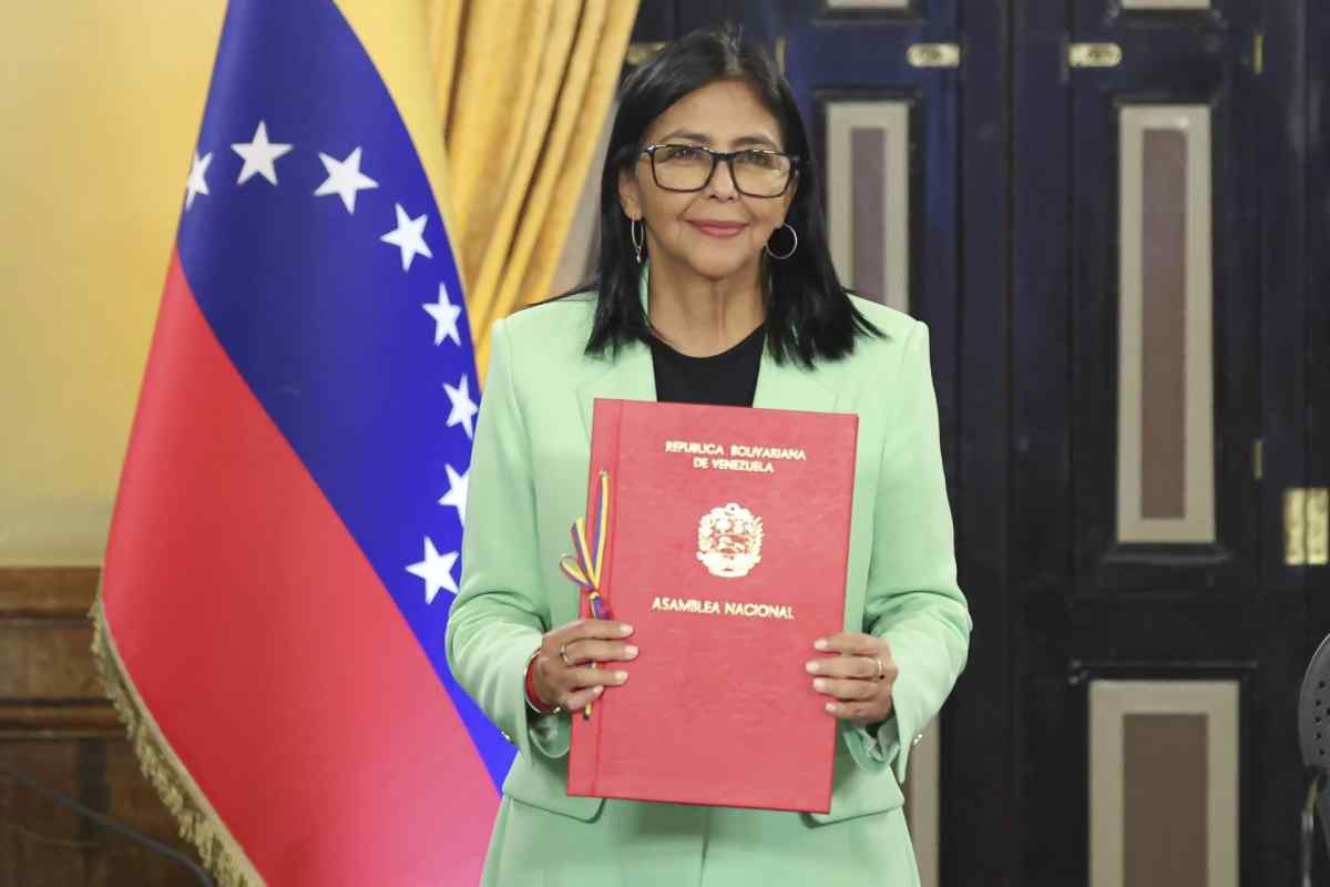 Venezuela prevé mantener diálogo con EE.UU. tras llegada de diplomático