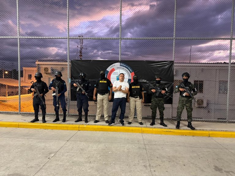Consulado de Guatemala en Tucson visita centro de detención en Arizona para verificar condiciones de connacionales