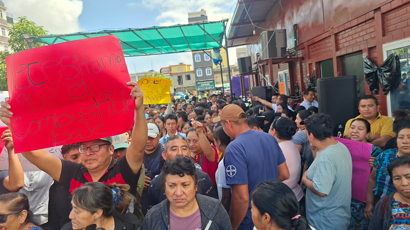 Vendedores de La Terminal piden eliminar el IVA a los combustibles