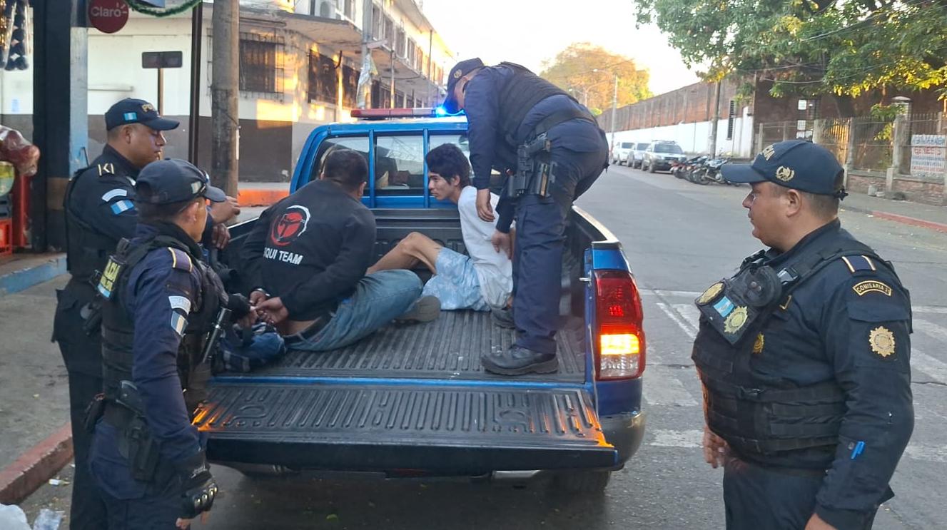 Capturan a dos motoladrones en Escuintla tras persecución
