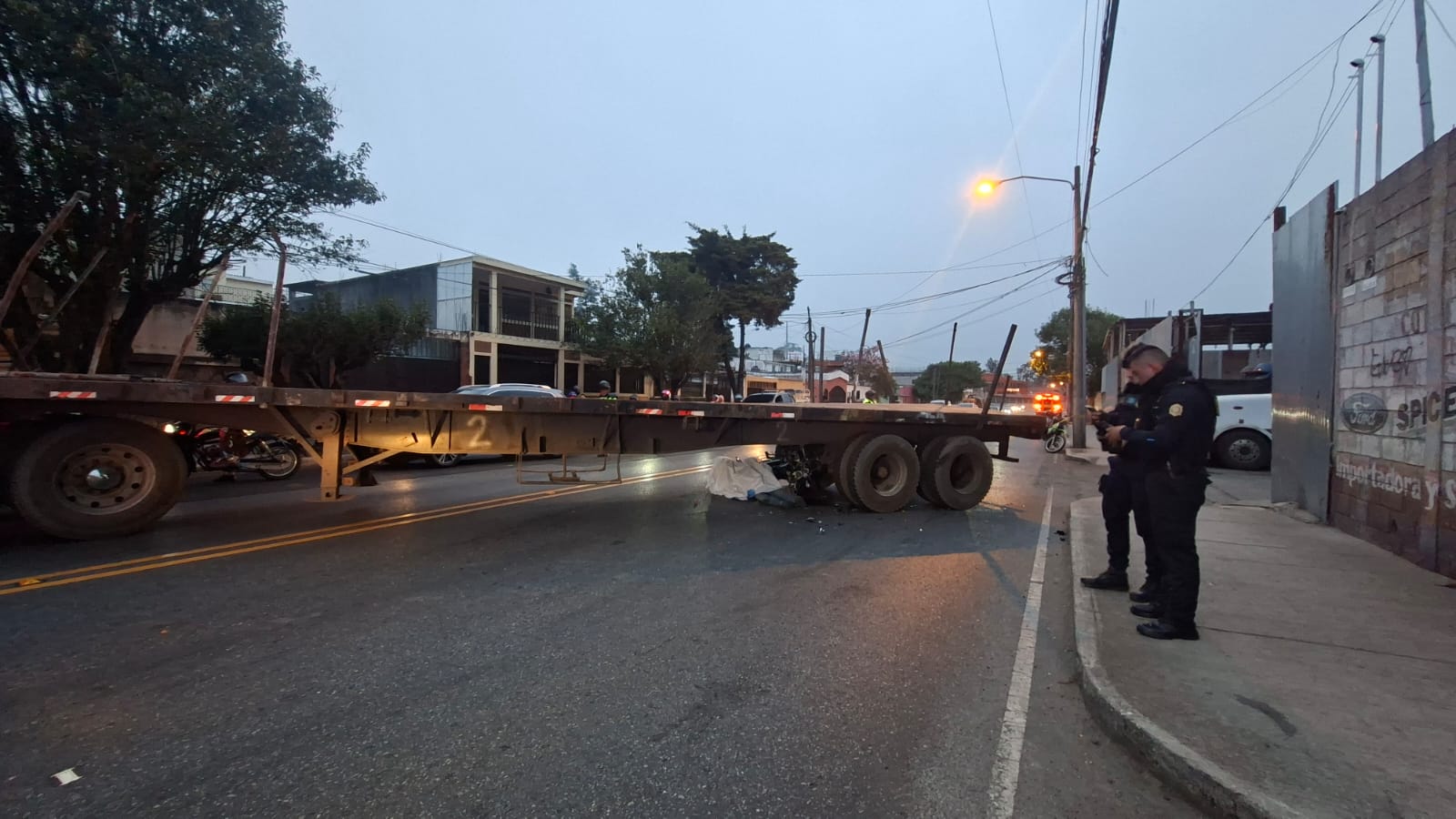 Tragedia vial: motorista muere en accidente con vehículo pesado en bulevar Erick Barrondo