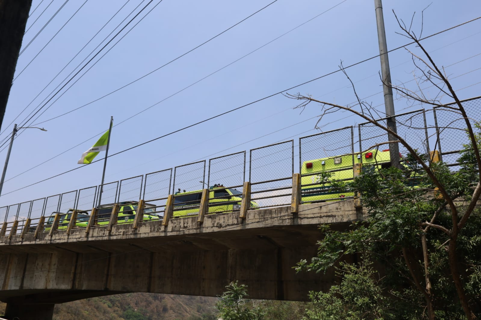 Localizan cuerpo en descomposición bajo el puente El Naranjo
