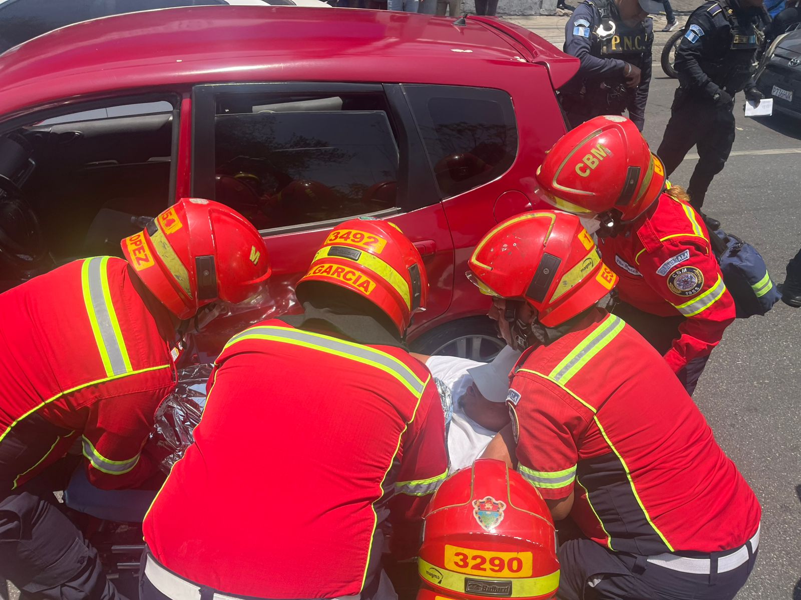 Ataque armado en calzada Roosevelt deja a conductor gravemente herido