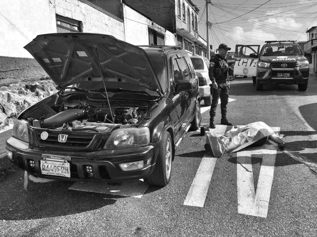 Lo asesinan mientras inflaba un neumático frente a su vivienda