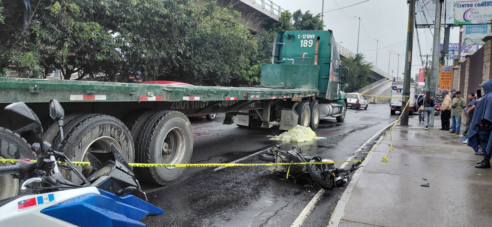 Motorista fallece tras ser atropellada por un tráiler en Ciudad San Cristóbal