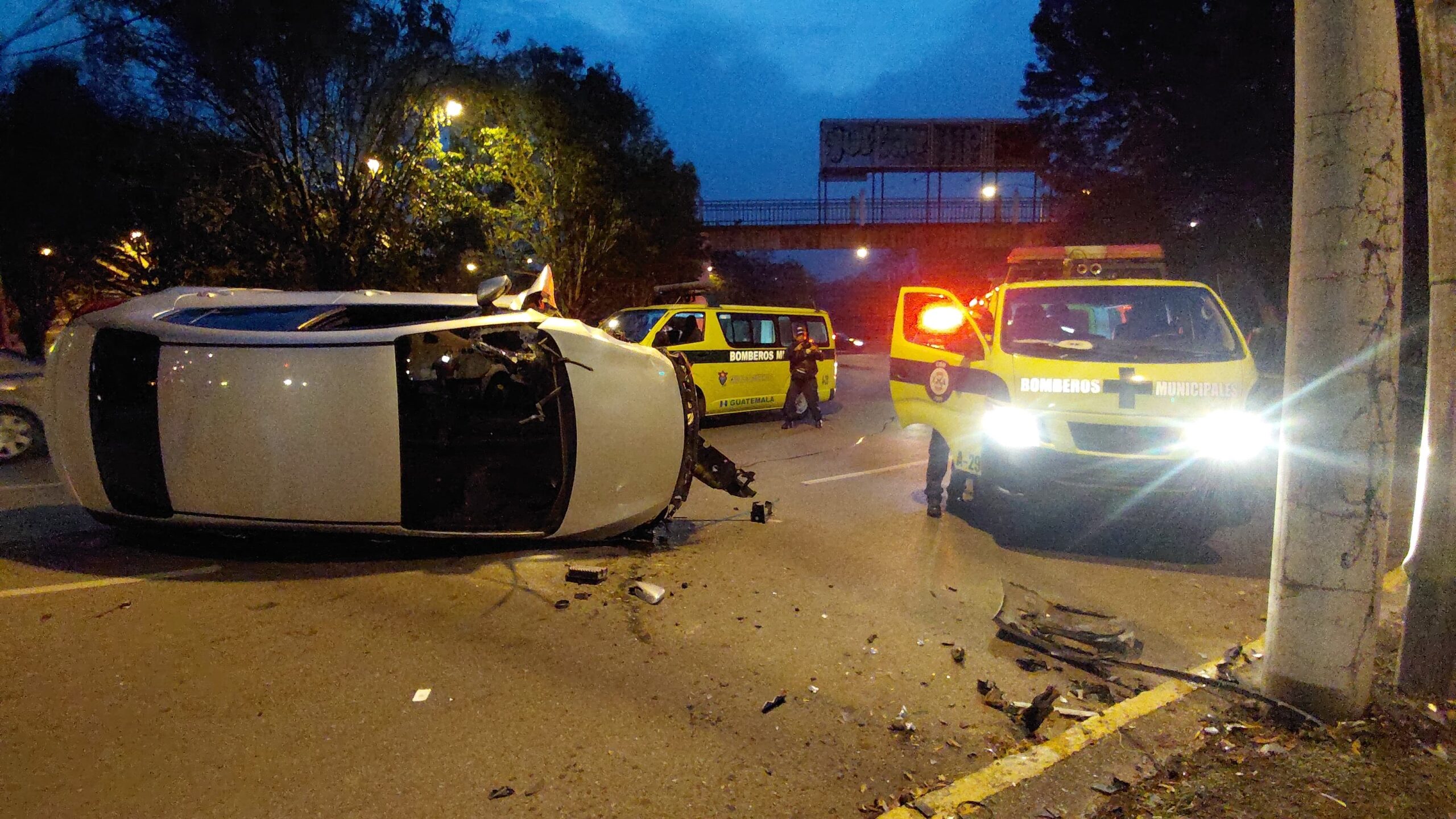 Colisión vehicular en la zona 13, dejó una mujer herida