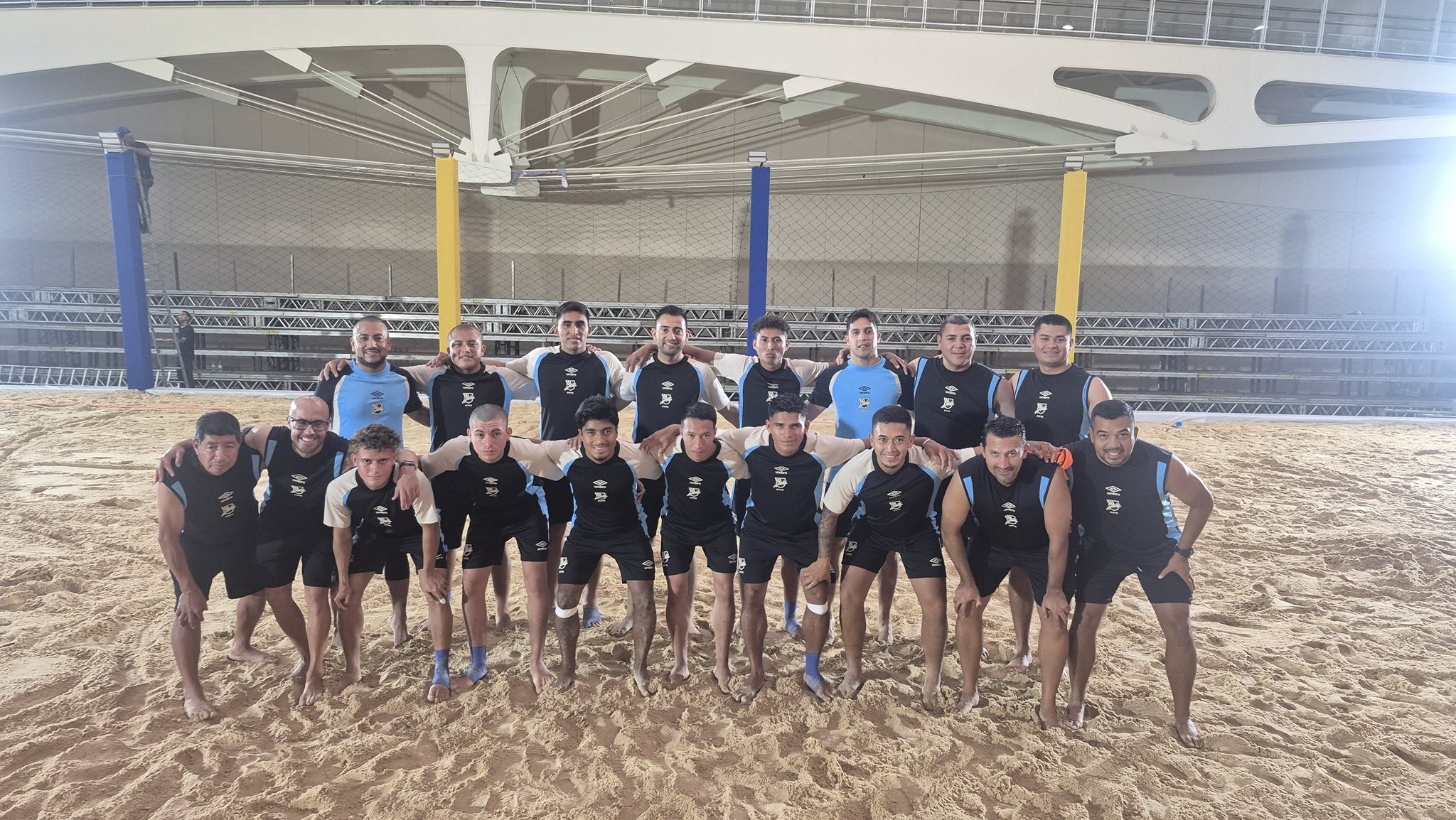 Guatemala se mide hoy ante Brasil en fútbol playa