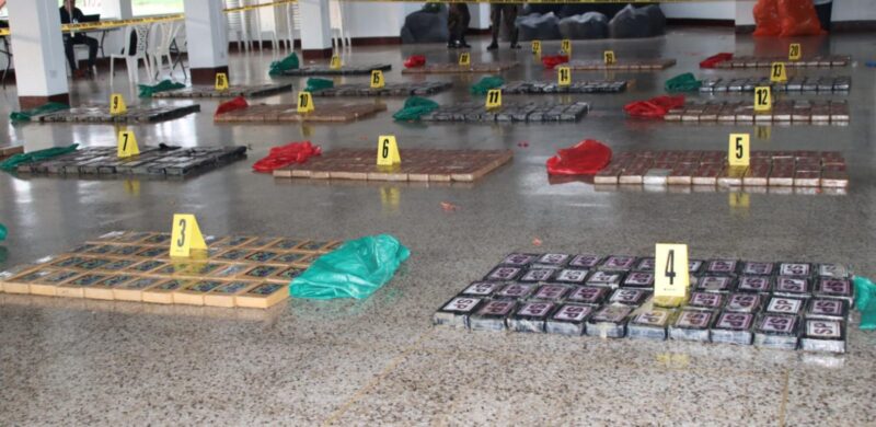 Capturan a guatemalteco y nicaragüense con 800 paquetes con cocaína en el Pacífico