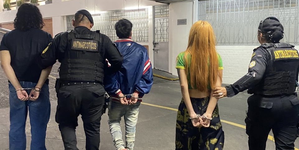 PNC desmantela presunto punto de distribución de droga en zona 2
