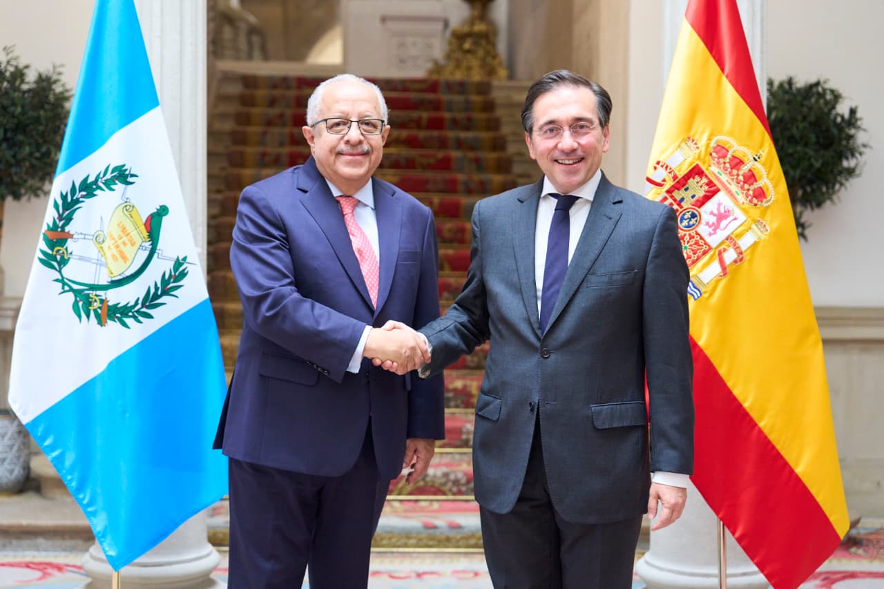 Guatemala y España estrechan lazos en la reunión entre los Ministros Carlos Ramiro y José Albares