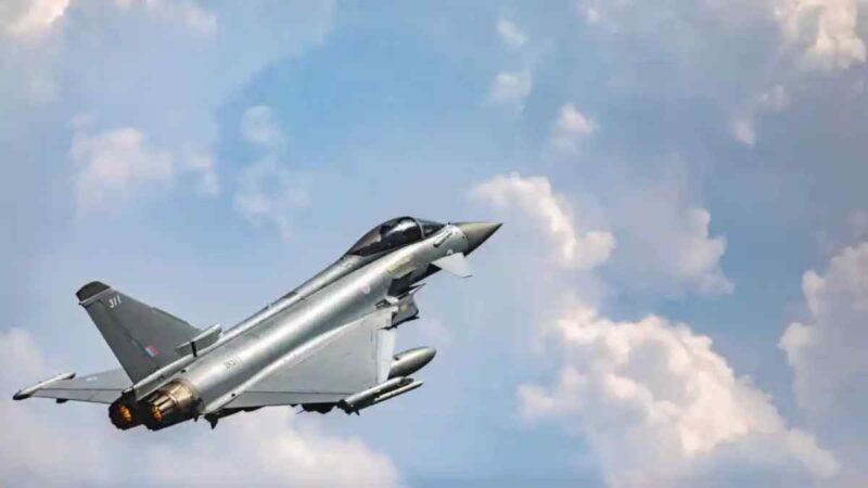 Autoridades británicas reportan interceptación de un avión militar en el mar Negro