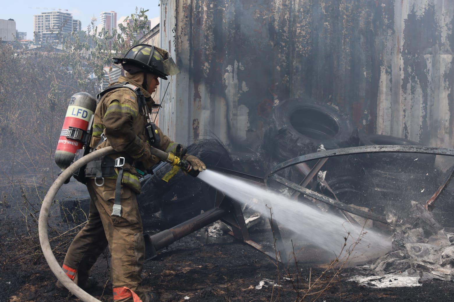 Incendio forestal en zona 13