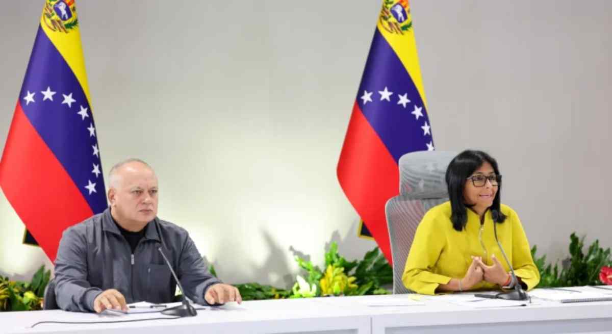 Delcy Rodríguez evalúa con gobernadores el sistema eléctrico