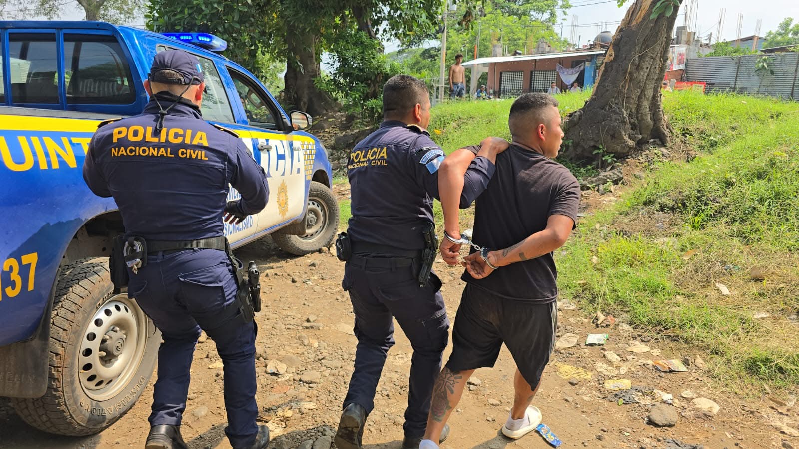 PNC captura a alias “Sharky” tras persecución y disparos en Escuintla