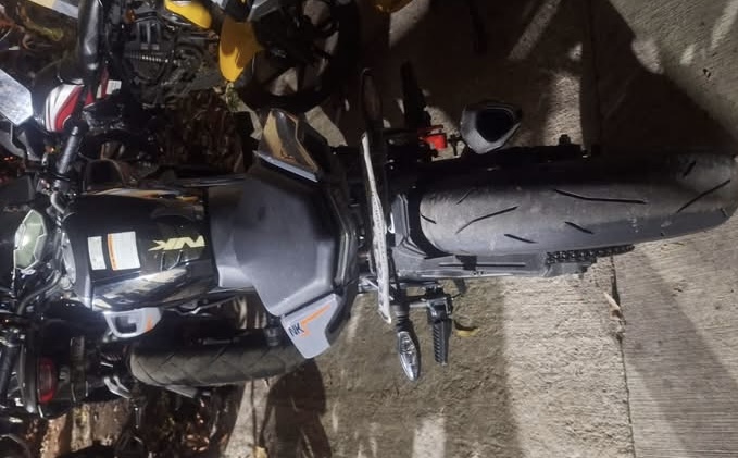Capturan a presuntos motosicarios tras persecución