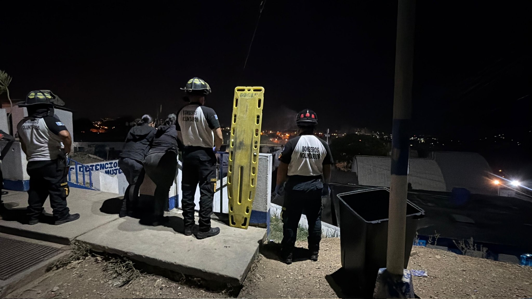 Nuevo motín se registró anoche en cárcel Santa Teresa zona 18