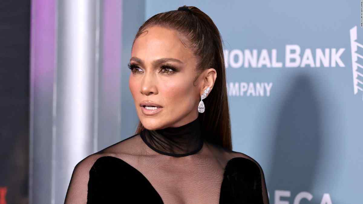 Redes sociales reaccionan a reciente aparición de Jennifer López