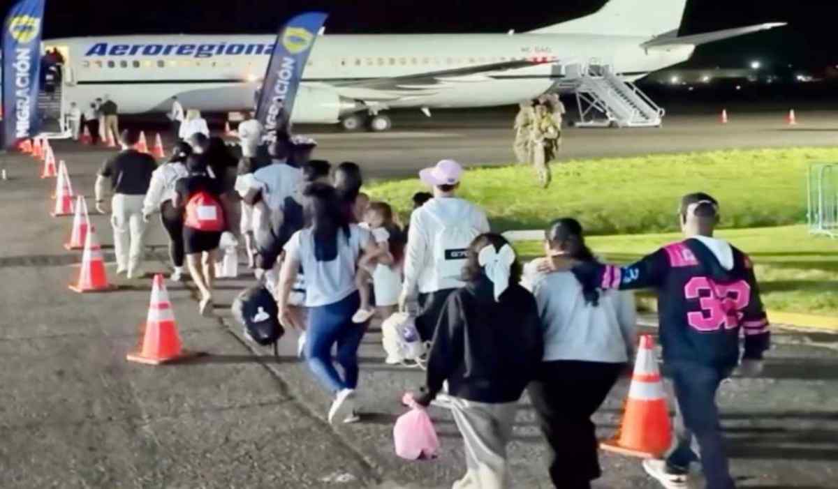 Venezuela recibe un grupo de migrantes retornados desde Panamá