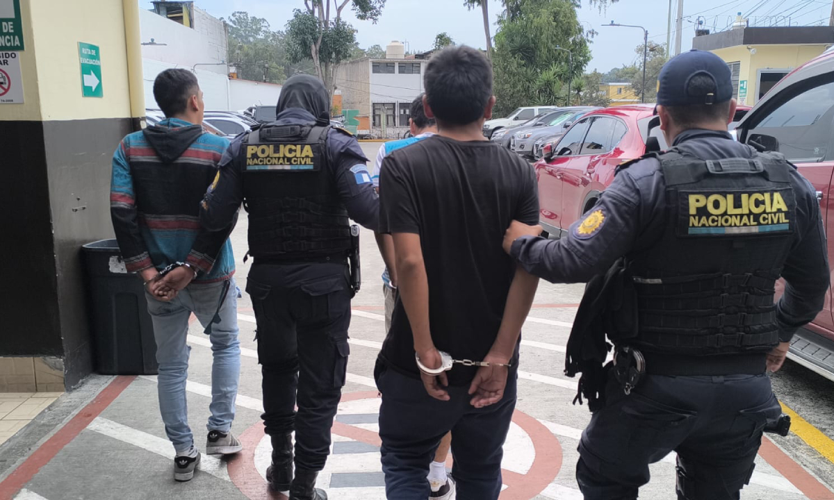 Tres presuntos asaltantes capturados en Mixco