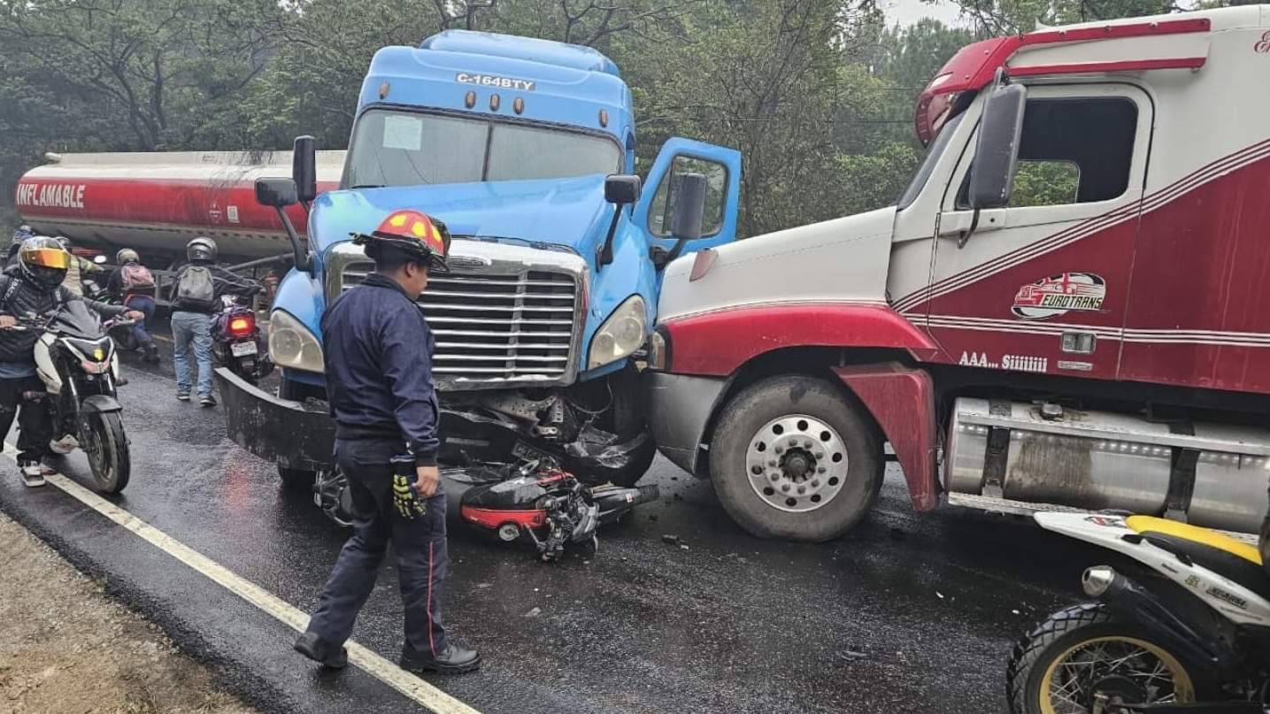 Accidente múltiple deja cuatro heridos en ruta entre Bárcenas y Milpas Altas