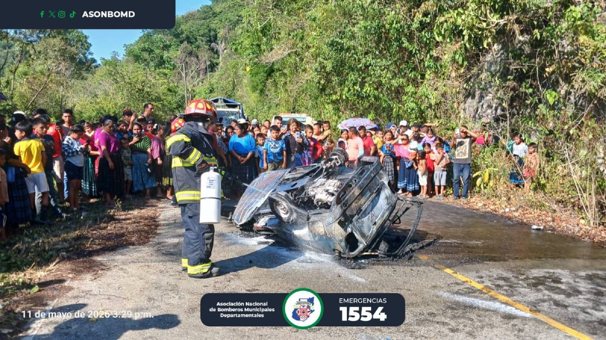 Tripulantes de mototaxi mueren carbonizados tras percance vial en Alta Verapaz