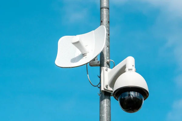 Retiran cámaras de videovigilancia instaladas ilegalmente en sectores de la capital