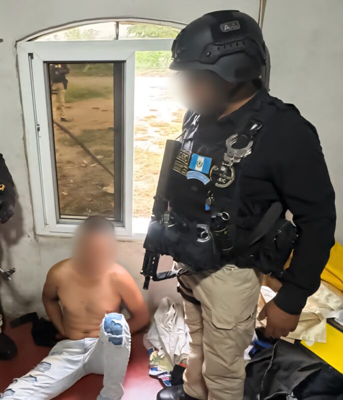 Neutralizan a presunto sicario en allanamiento en Escuintla